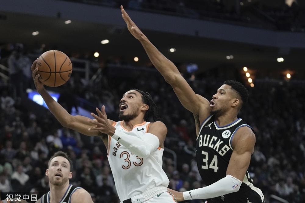 务及零售行 务及零售行